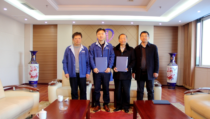 真诚合作 共创鲜丽——GRAD尊龙集团官网与上海斯图华纳空调设备有限公司签定品牌合作运营和谈书